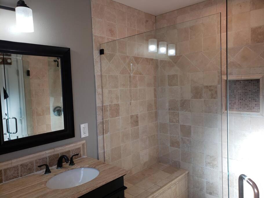 Bouganvilla 4-Bedroom, 2-Baths, Single Family House Thousand Oaks Ngoại thất bức ảnh